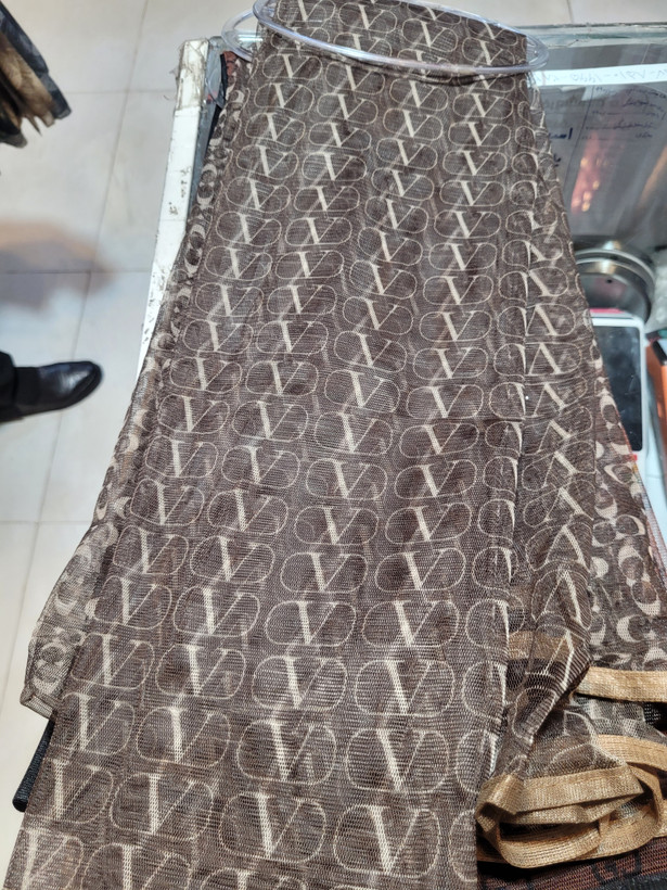 شال تورطرح دار